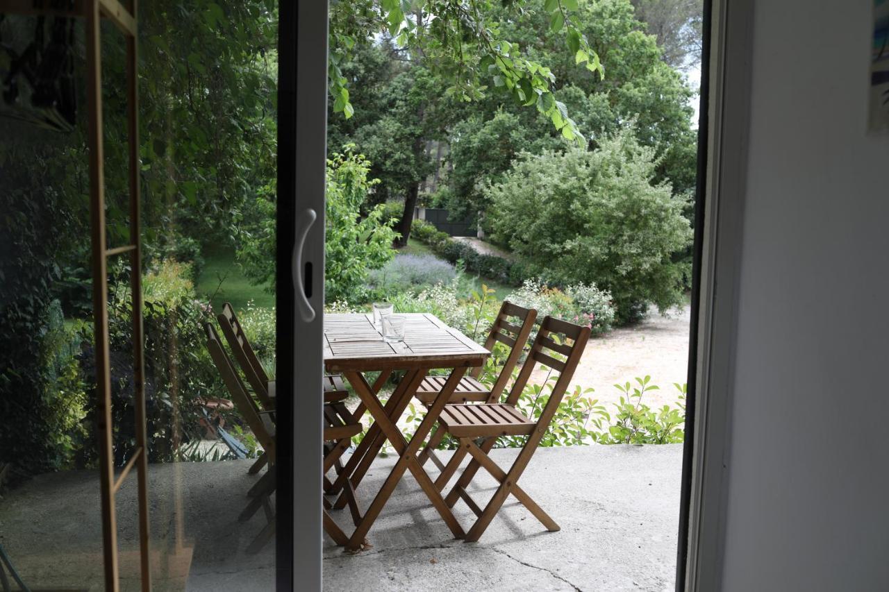Maison Calme Et Verdure Saint-Cannat Exterior foto