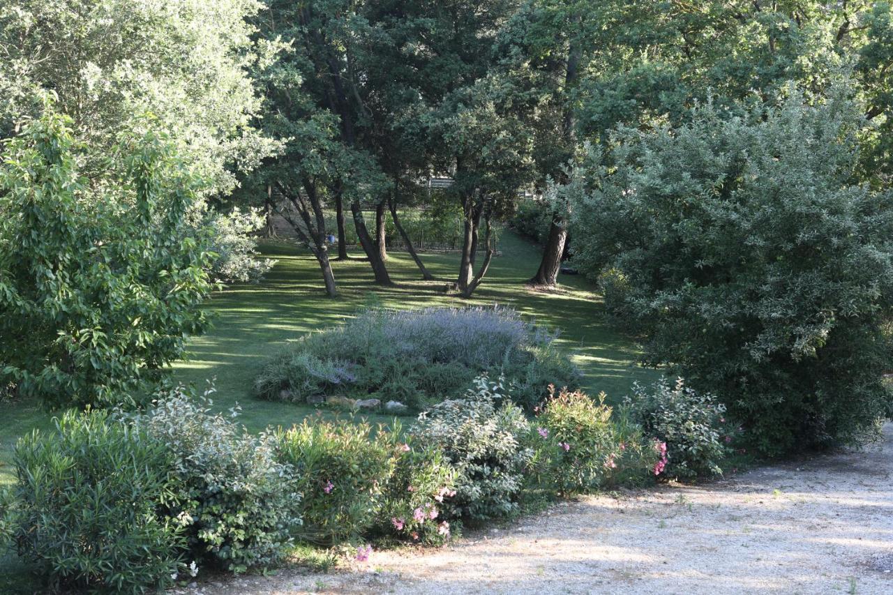 Maison Calme Et Verdure Saint-Cannat Exterior foto